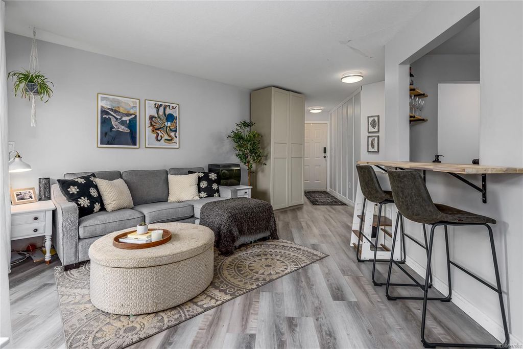 listing image 16043119191332756267