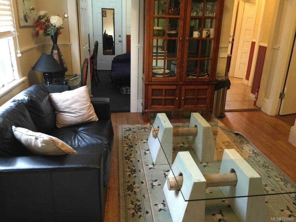 listing image 16046824400192782257