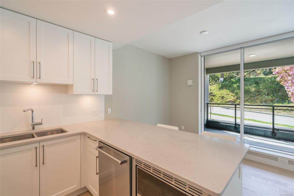 listing image 16041190725898257114