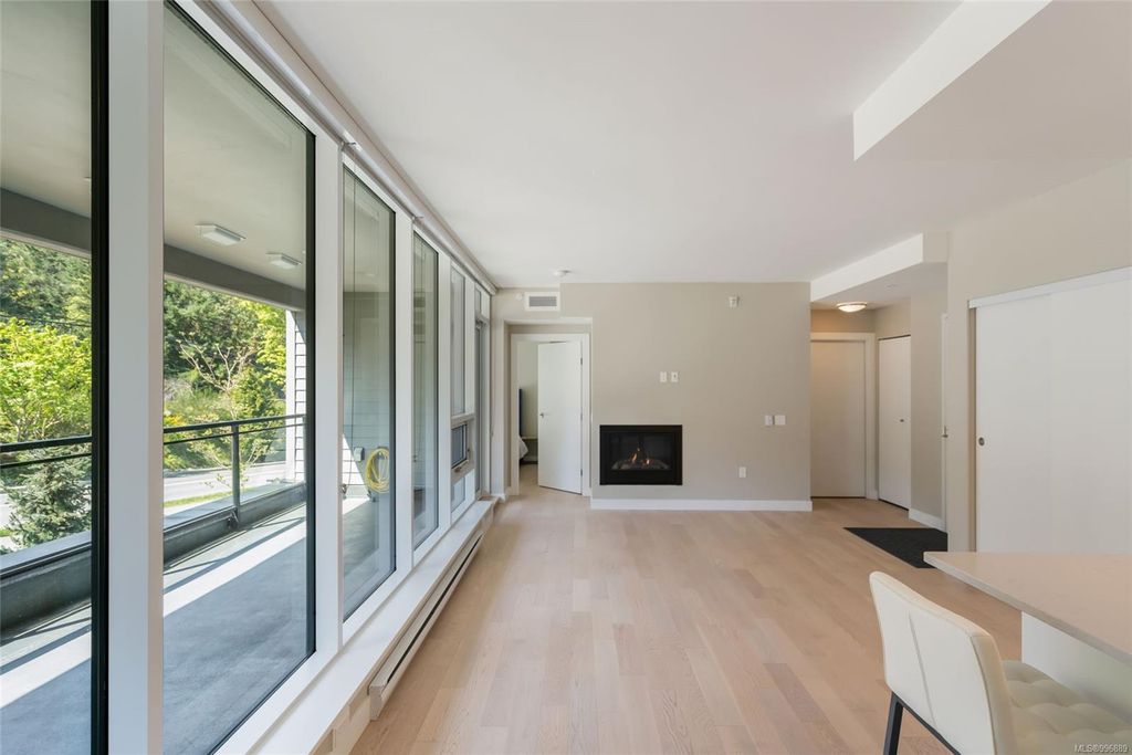 listing image 16040669129266894433