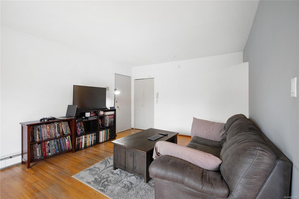 listing image 16049163611301626965