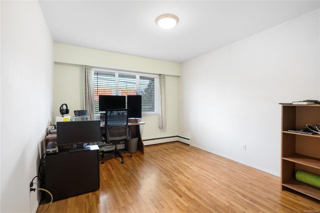 listing image 16042871791764193127