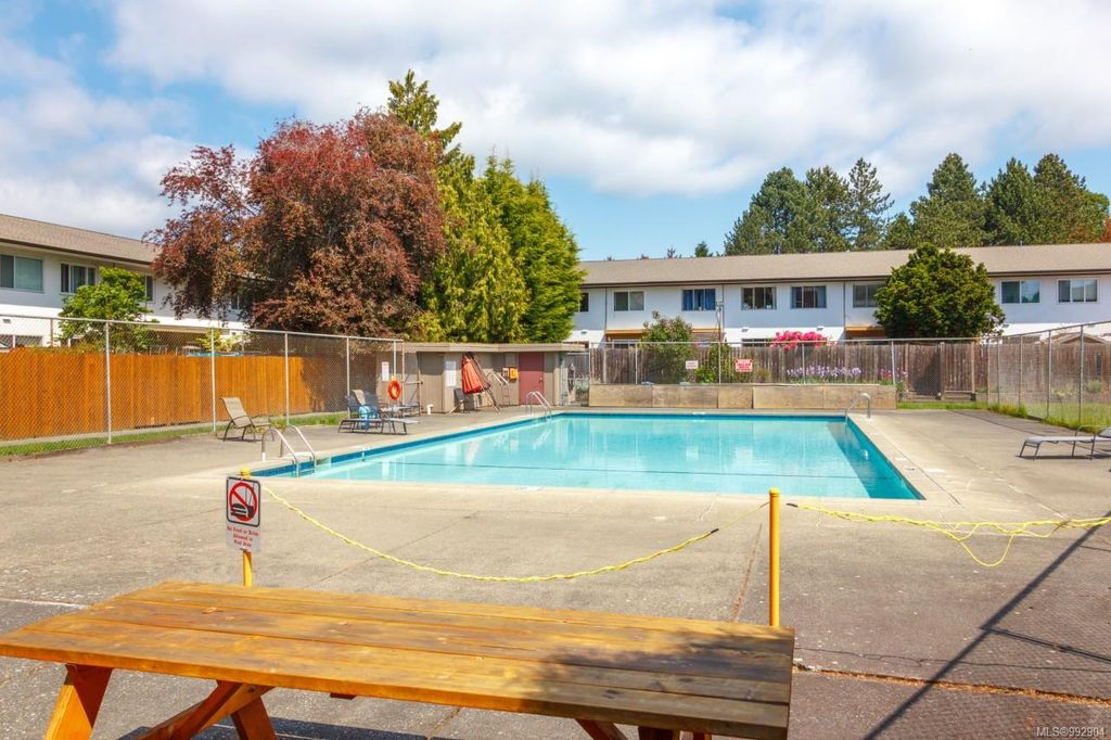 listing image 16048670544786596189