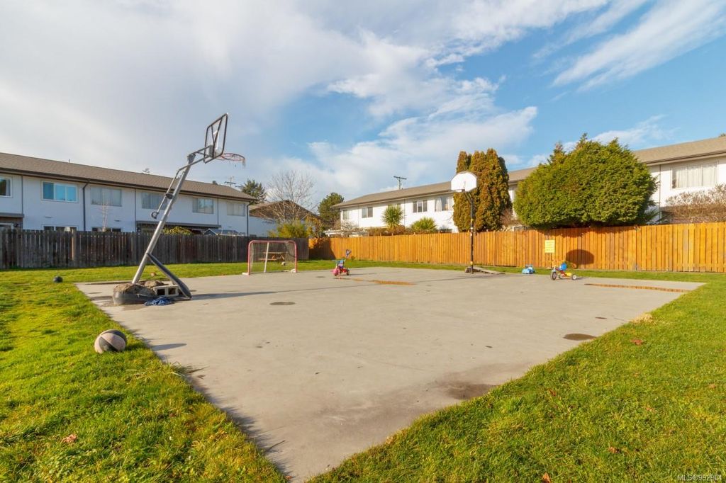 listing image 16047798051658270751