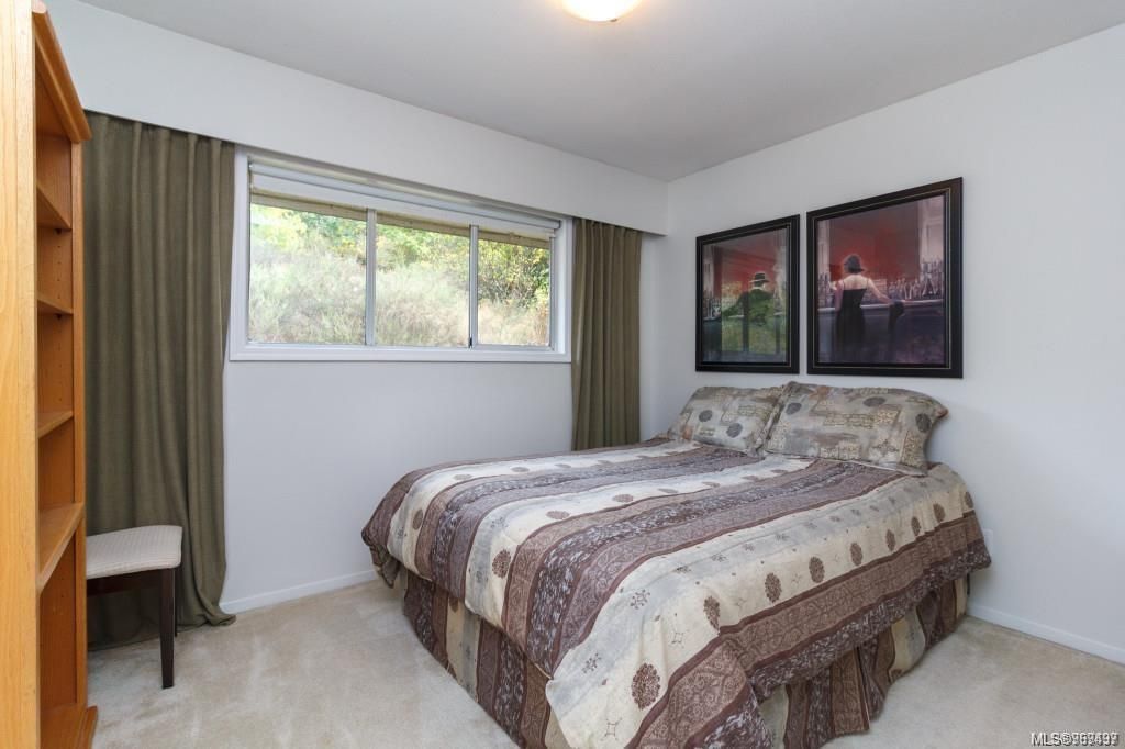 listing image 16048290710013567590