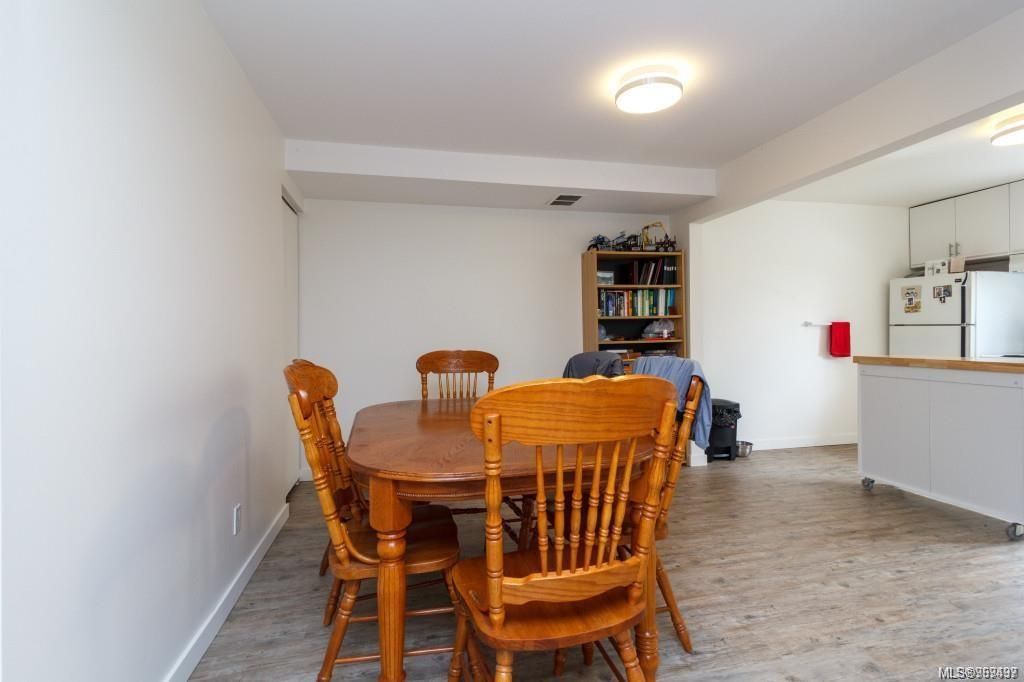 listing image 16049287617421782917