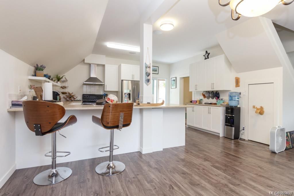 listing image 16047335407497111717