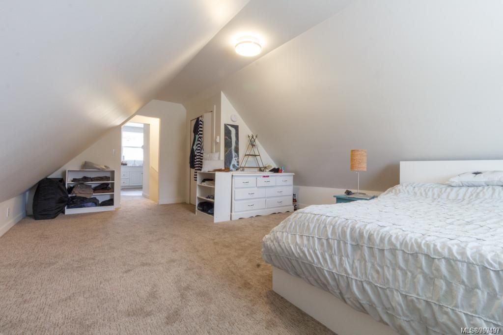 listing image 16046018144835061933