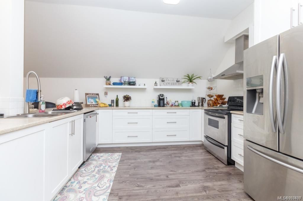 listing image 16045143275263943256