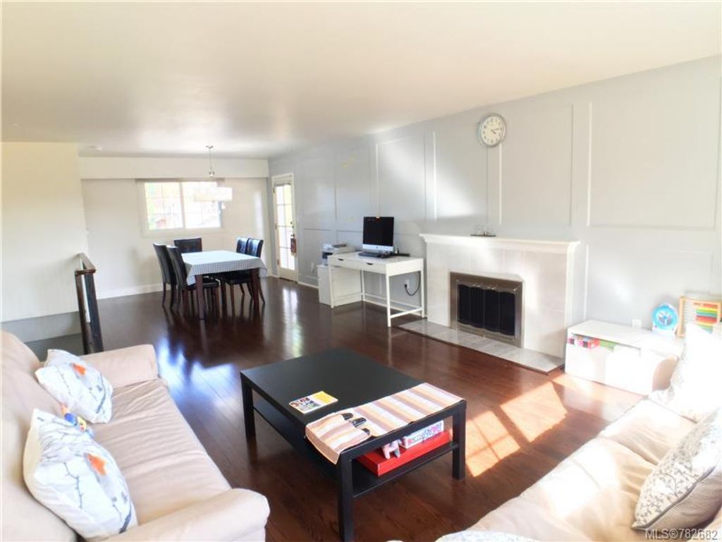 listing image 16048929975551931669