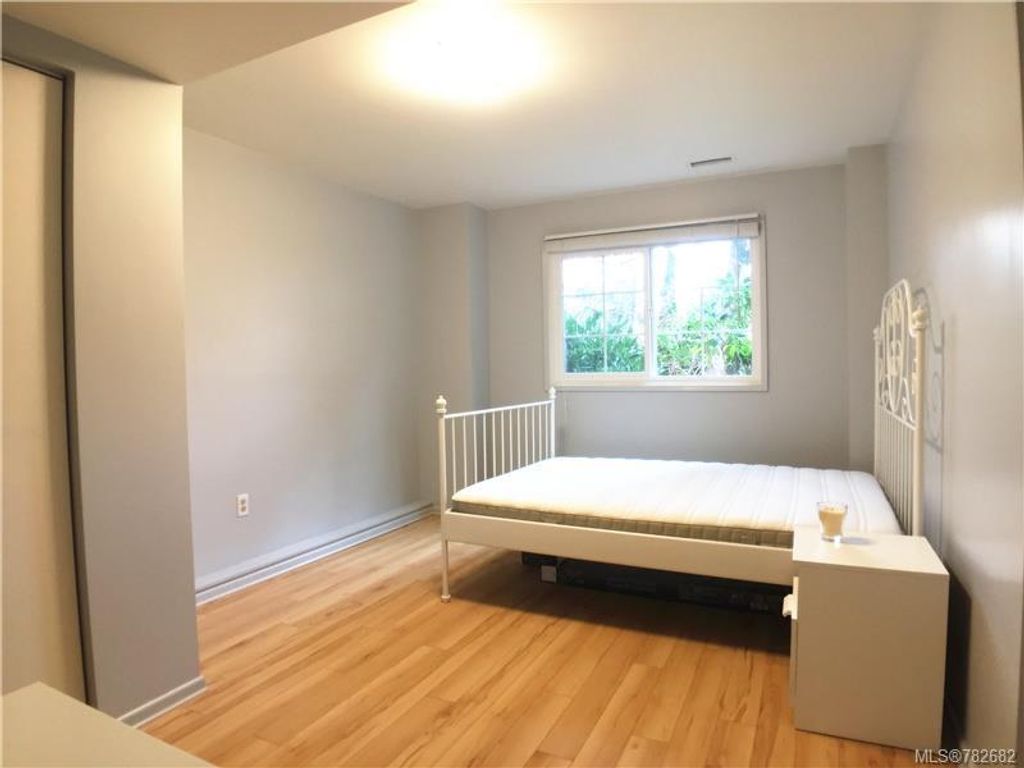listing image 16041232278830582901