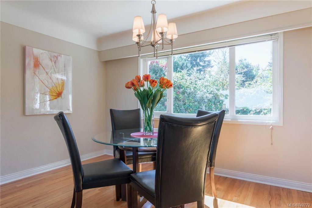 listing image 16041552830787608358