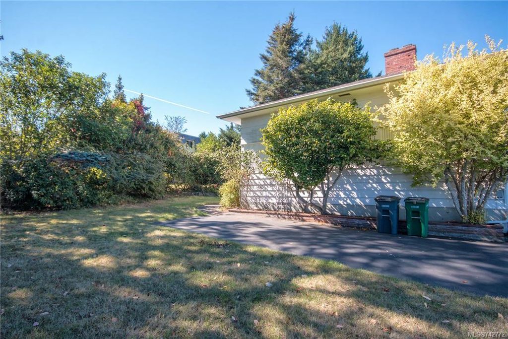 listing image 16040942059824060844