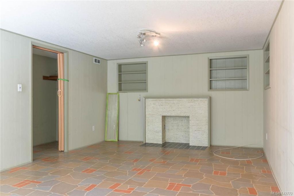 listing image 16043953815574528704