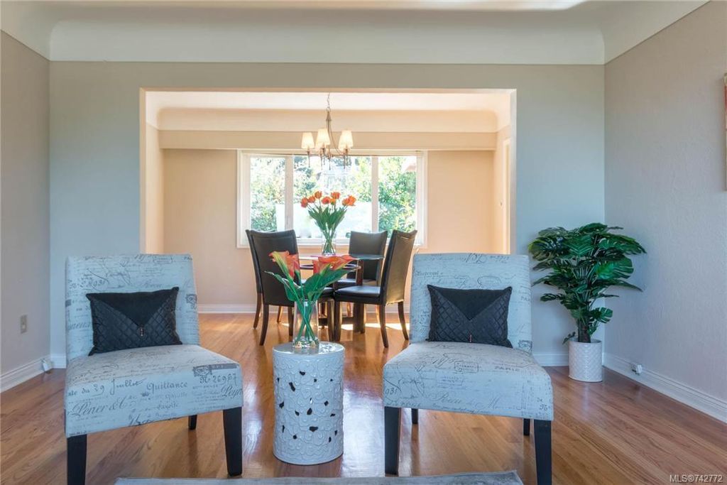 listing image 16049411176275424805