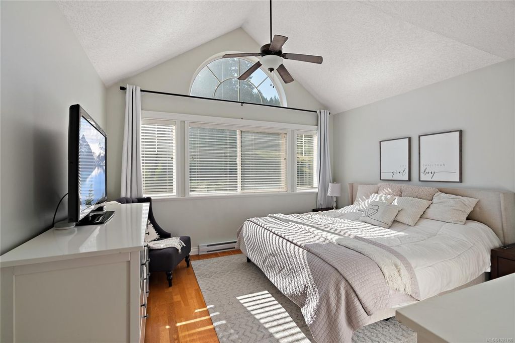 listing image 16041128925420045985