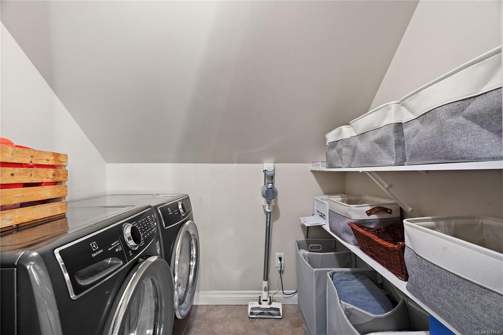 listing image 16043944911436772910