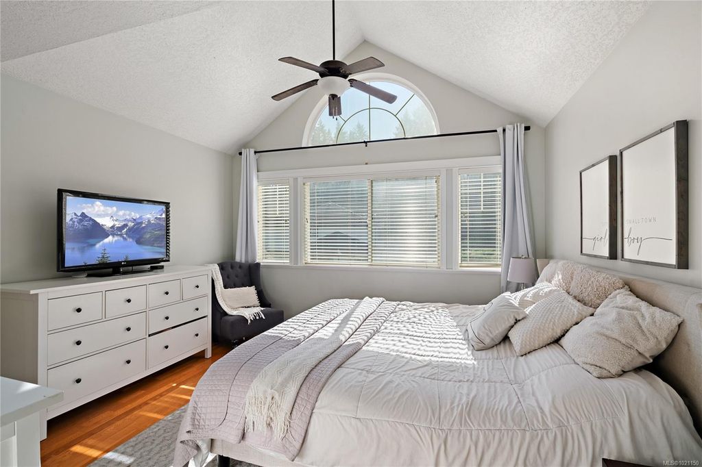 listing image 16046048643065540845