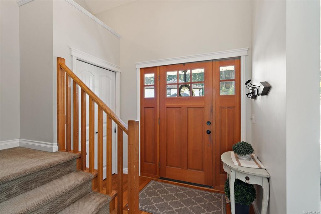 listing image 16048793742817758651