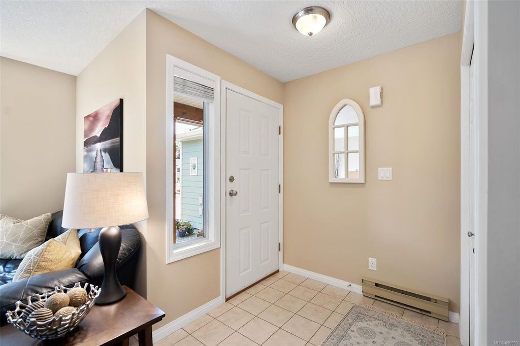 listing image 16044003694330093433