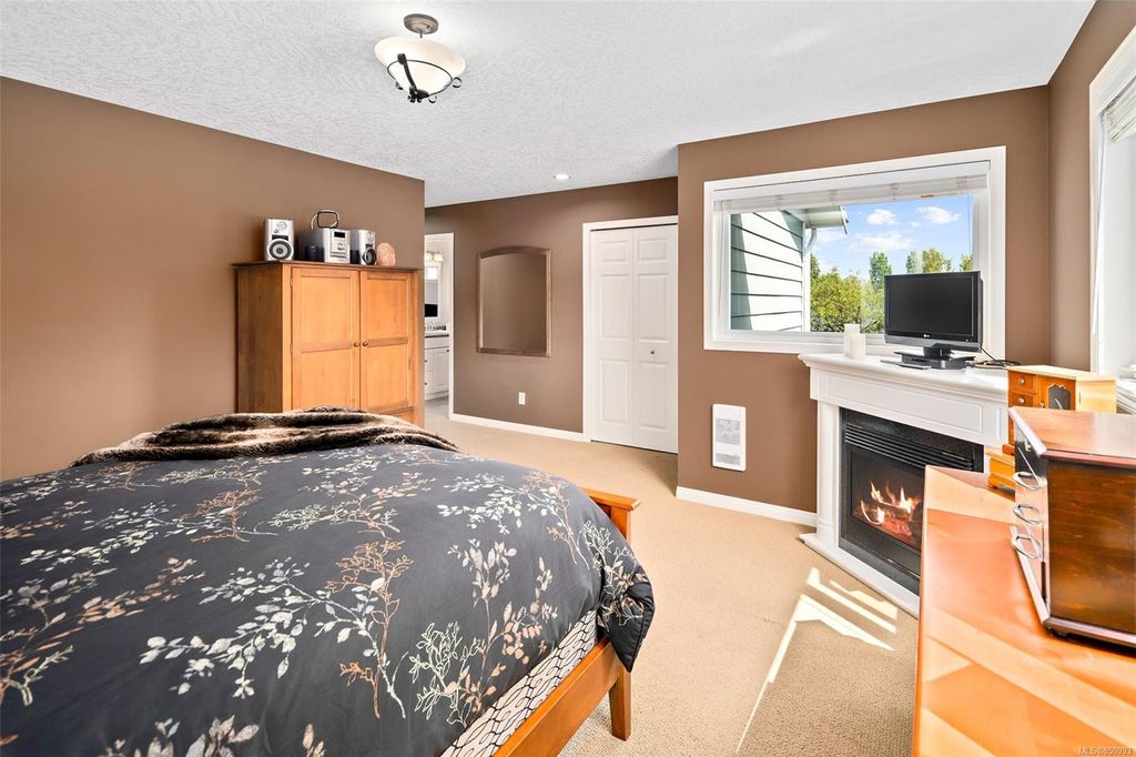 listing image 16049106578973931636