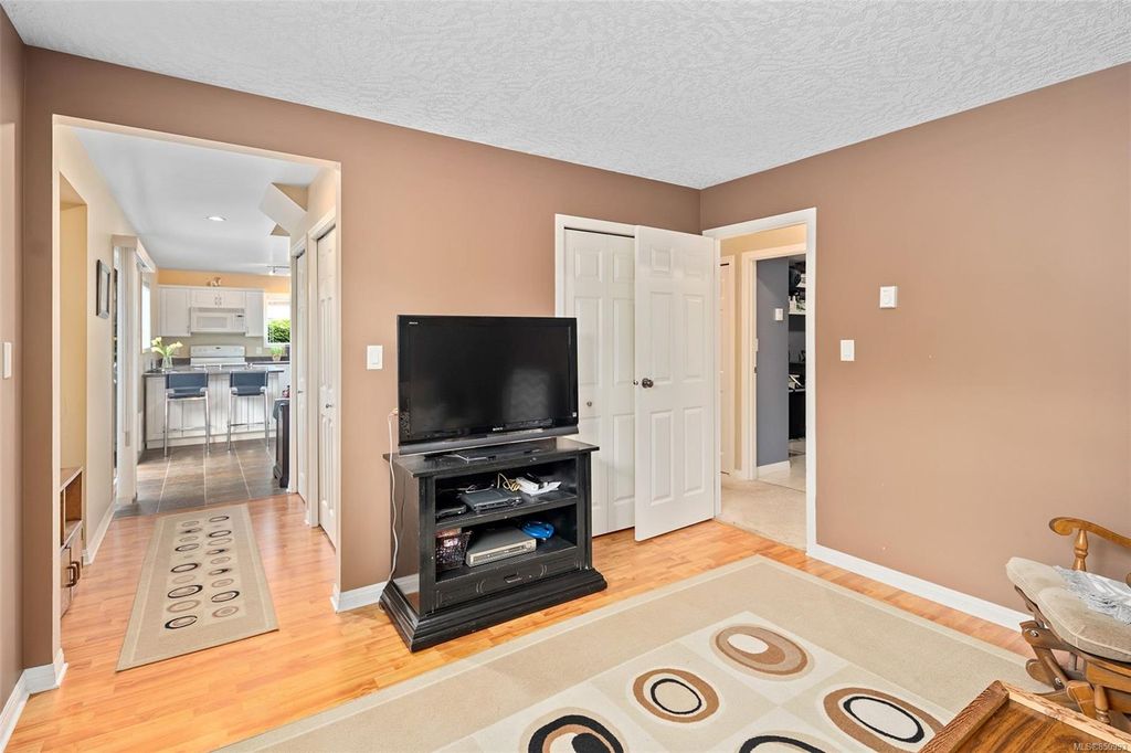 listing image 16045808144545759983