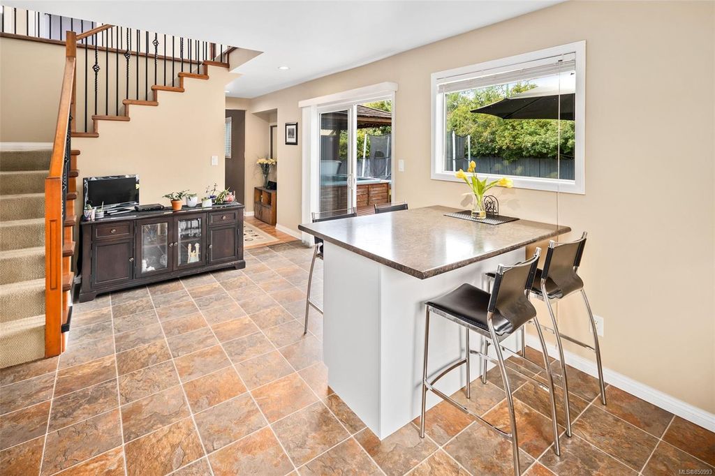 listing image 16042240642155139906