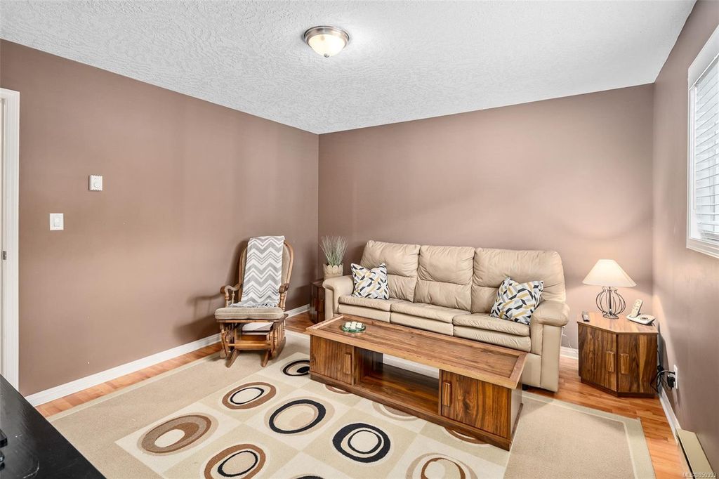 listing image 16049425173501215850