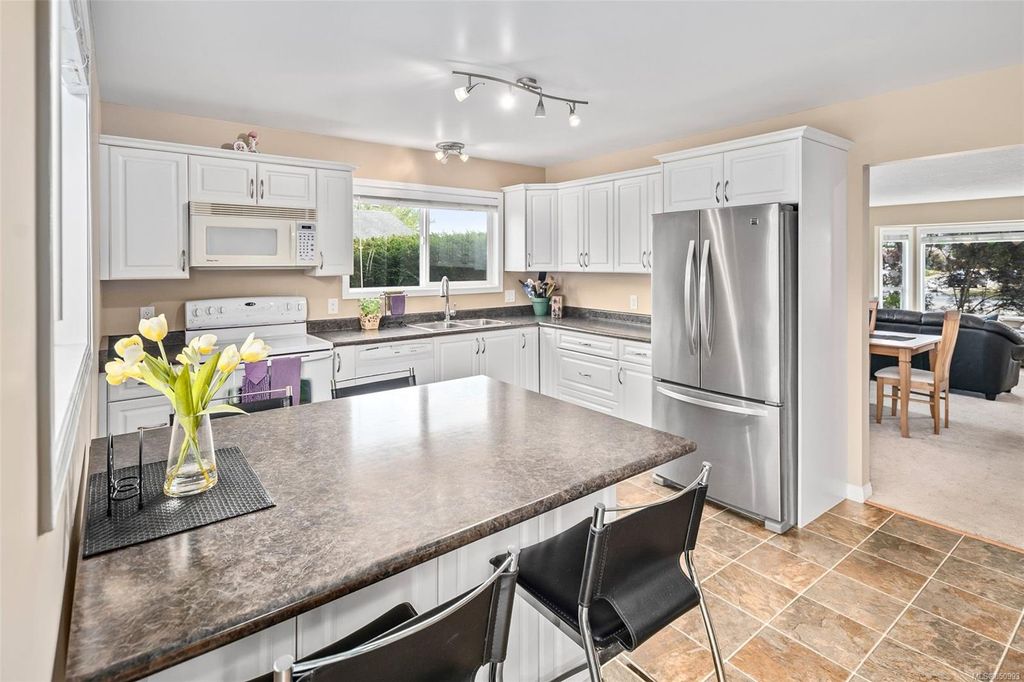 listing image 16044034027138056875