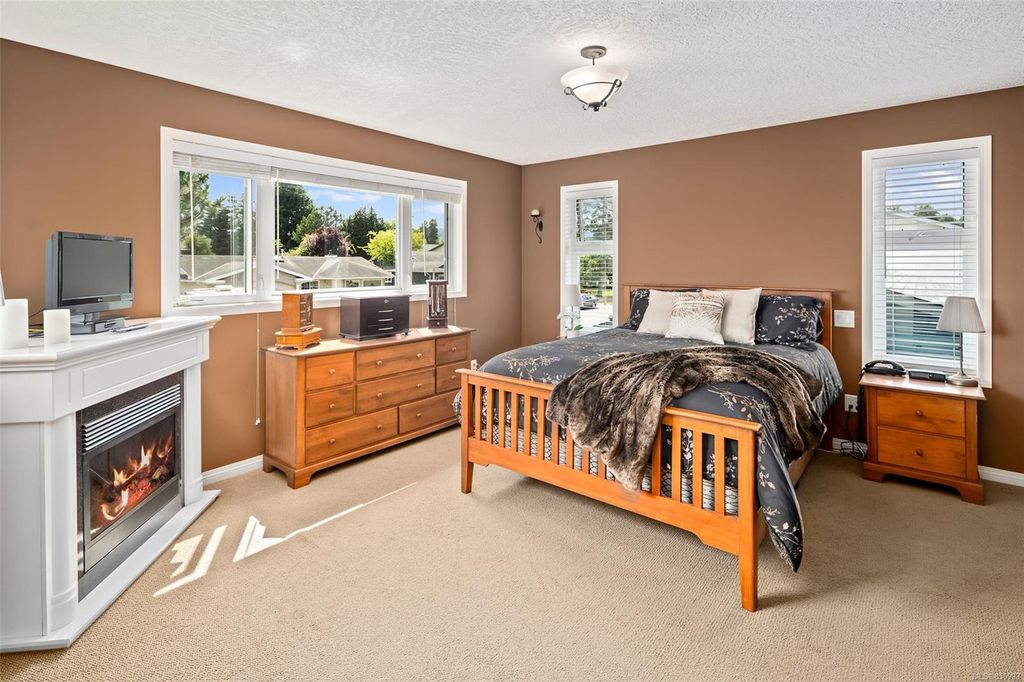 listing image 16044831693778887003