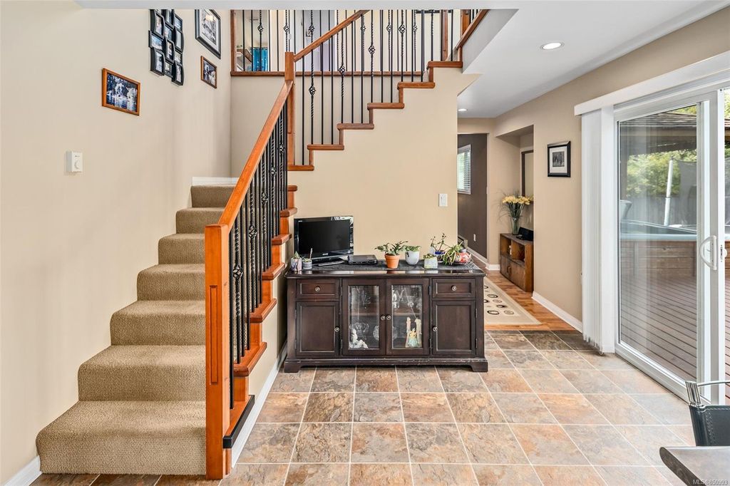 listing image 16040704431728683903