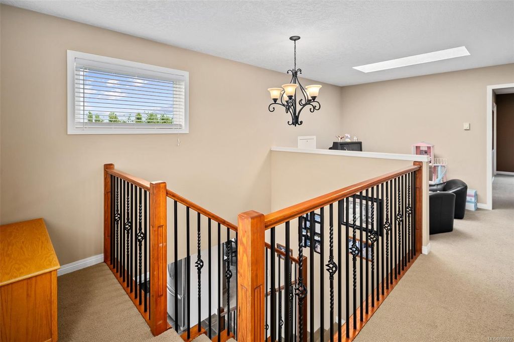 listing image 16040611512153885093