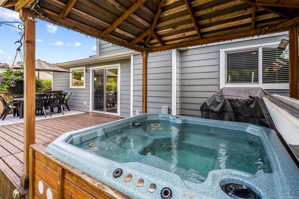 listing image 16045741207489420701