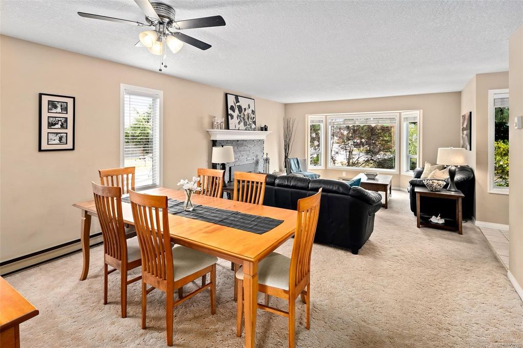 listing image 16042436281791454315