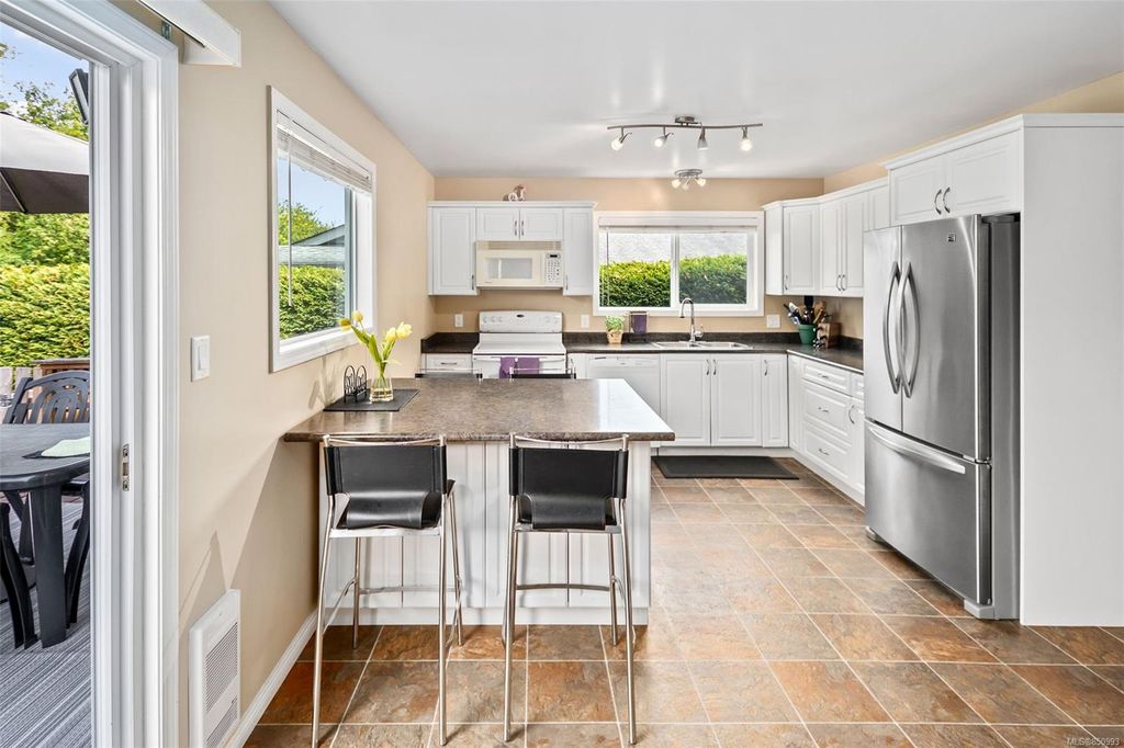 listing image 16043662791742248215