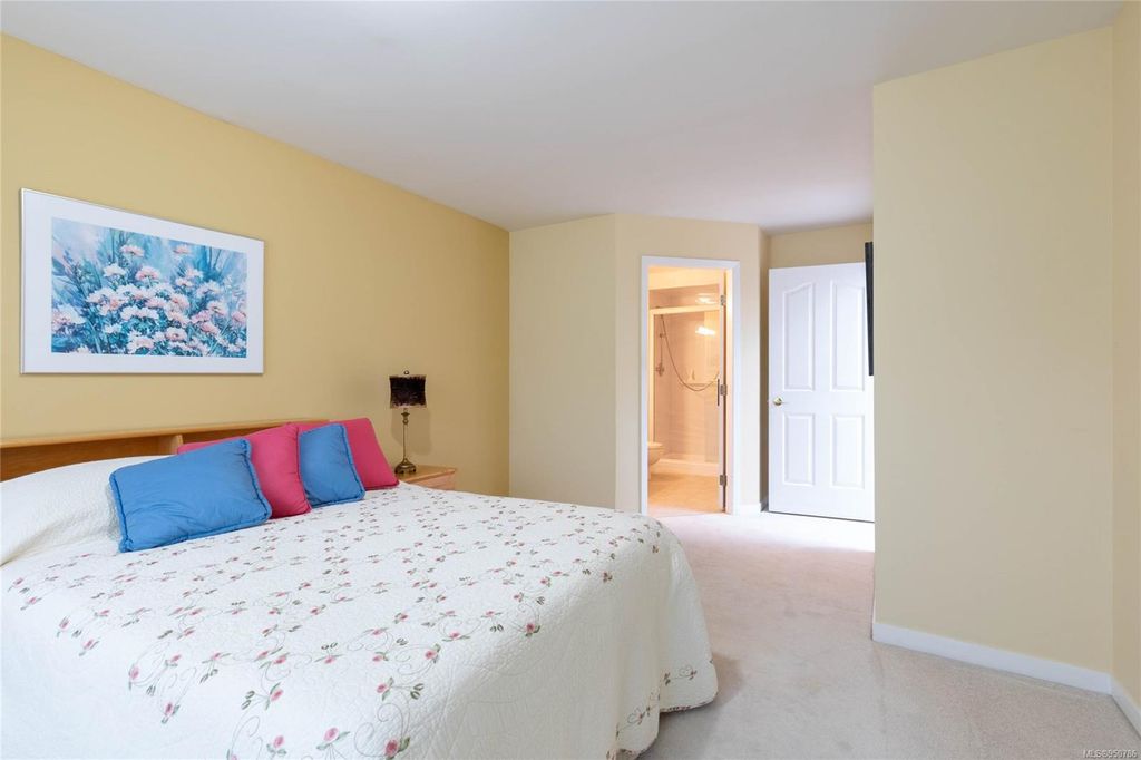 listing image 16049531688055950232