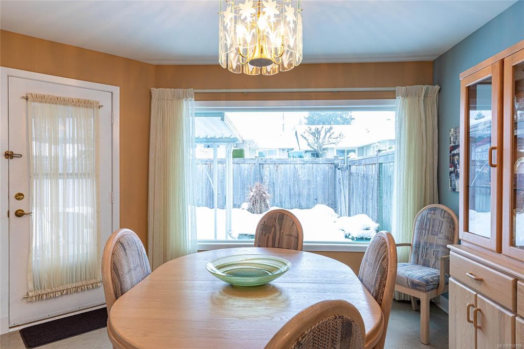 listing image 16043701454970327492