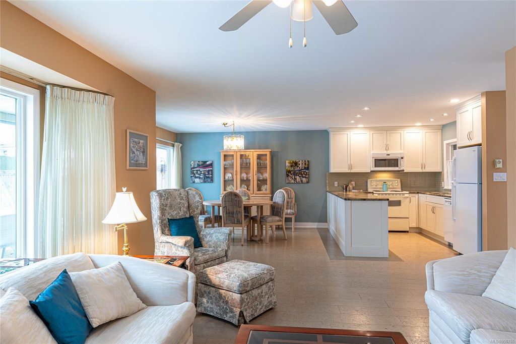listing image 16042979273014798228