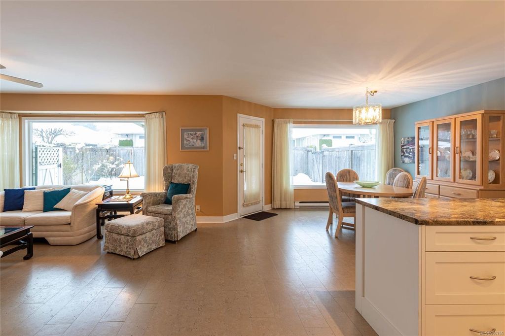listing image 16044137550543521214