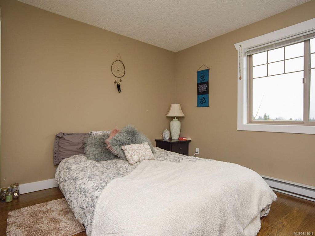 listing image 16043283728224641355