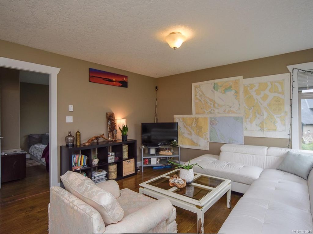 listing image 16047421993873580216