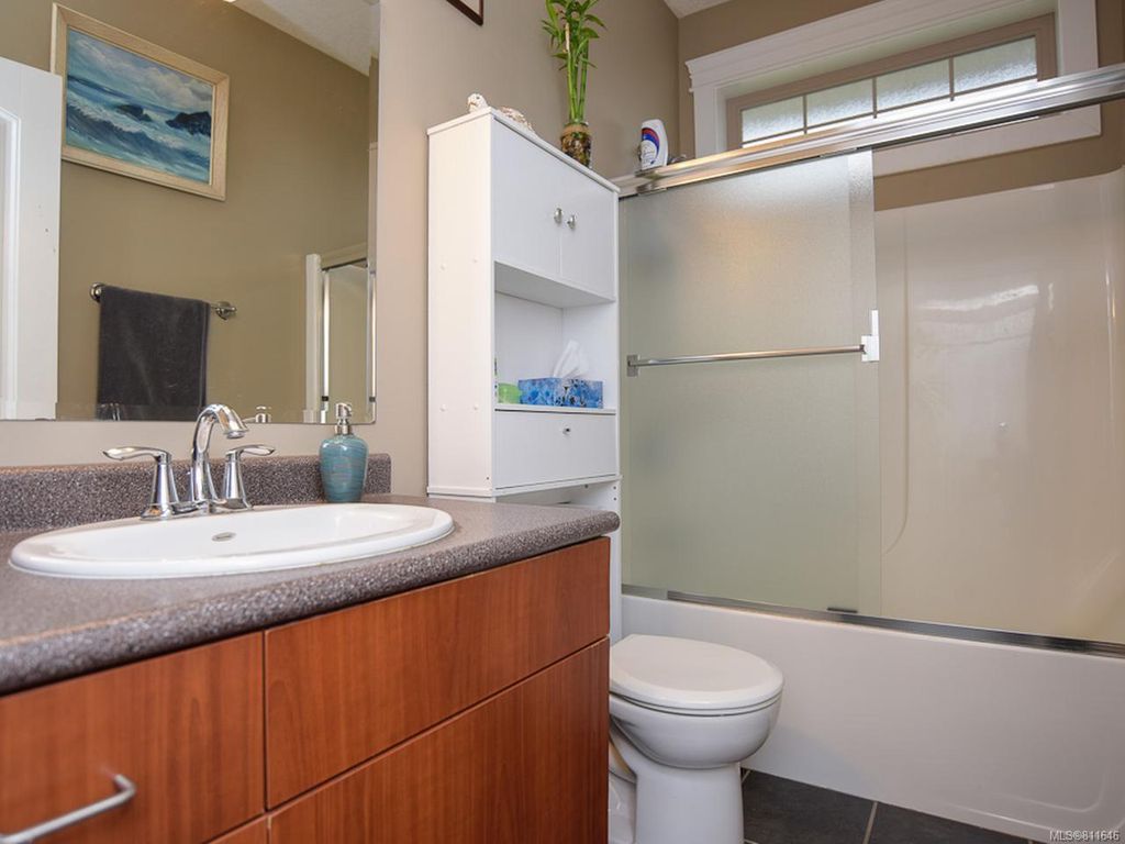 listing image 16048826805581531784