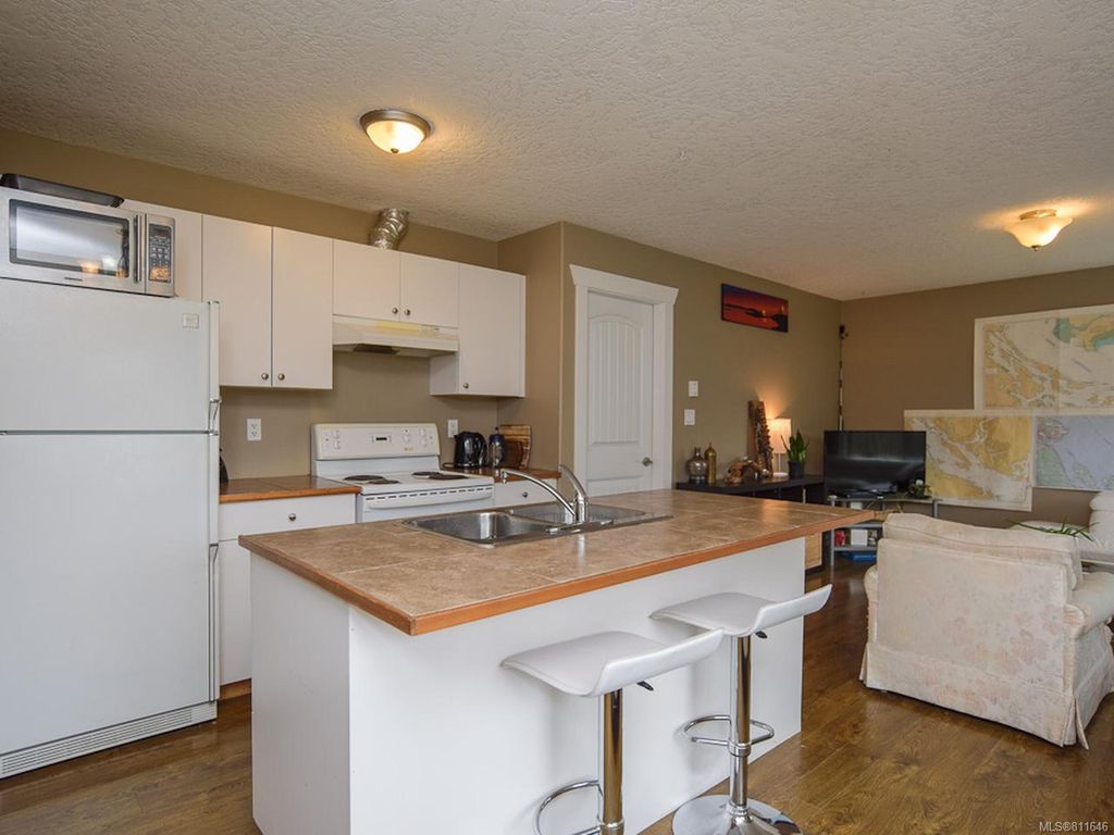 listing image 16049988103761378721