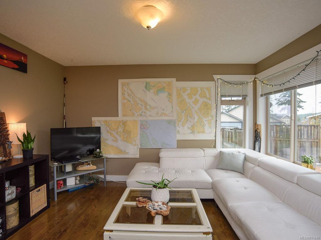 listing image 16044823189241143558