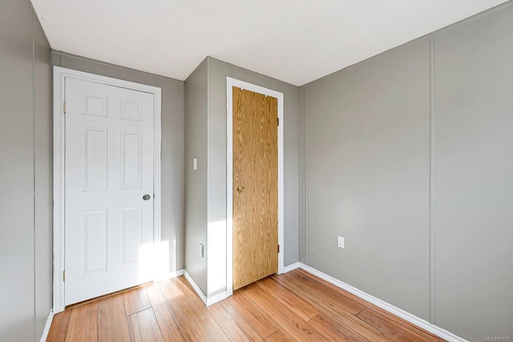 listing image 16041591646489083403
