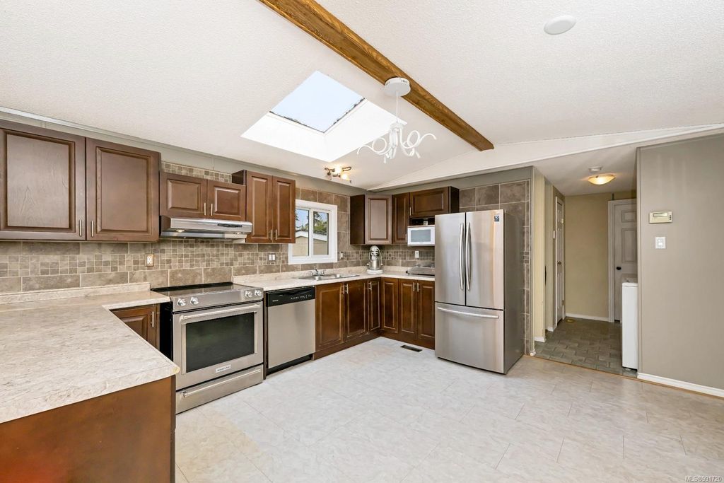 listing image 16048266018654822894