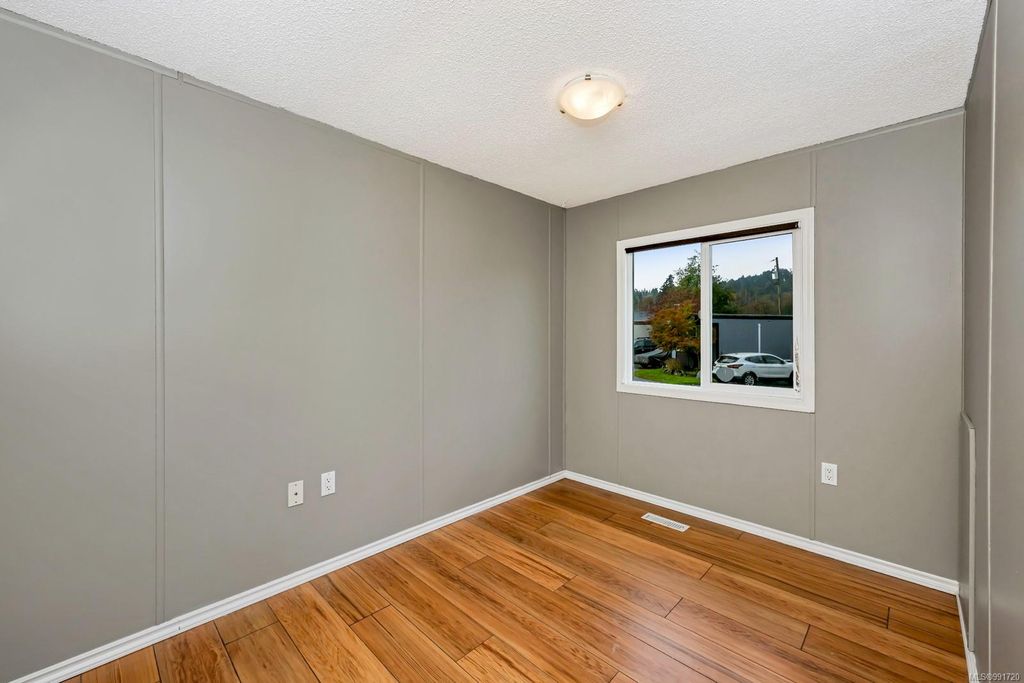 listing image 16046531850222156171