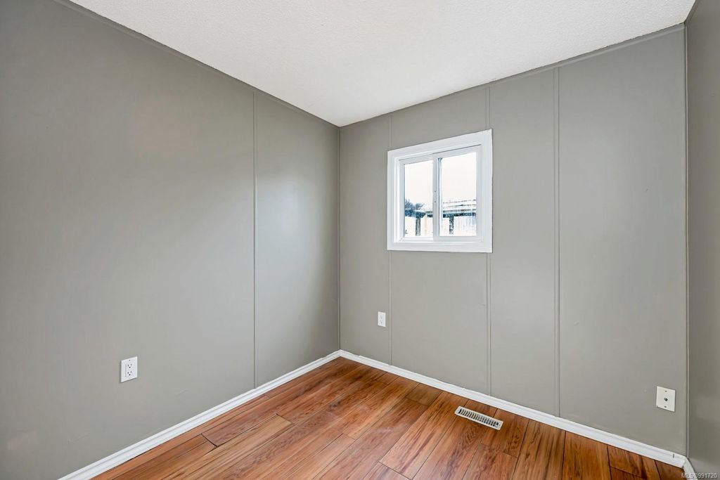 listing image 16041179879591442254