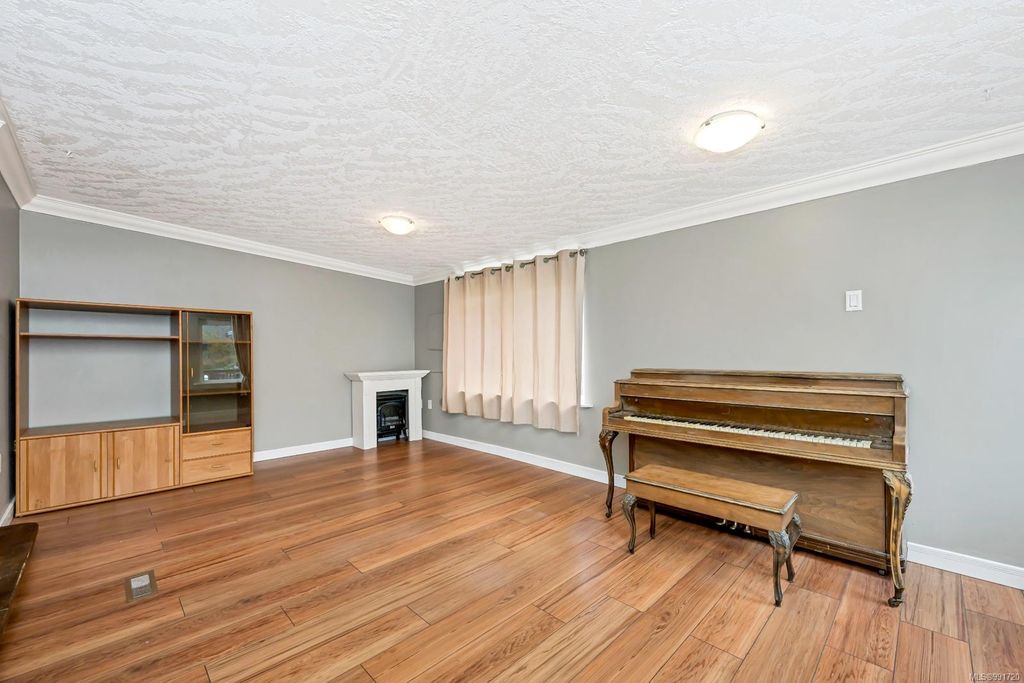 listing image 16040617289610794052