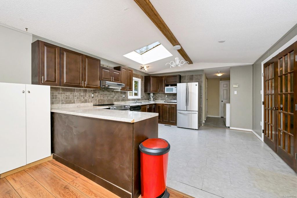 listing image 16049796006250608600